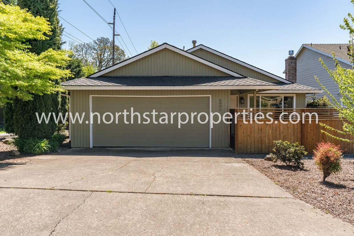 Primary Photo - Charming Mt Park Home in Lake Oswego