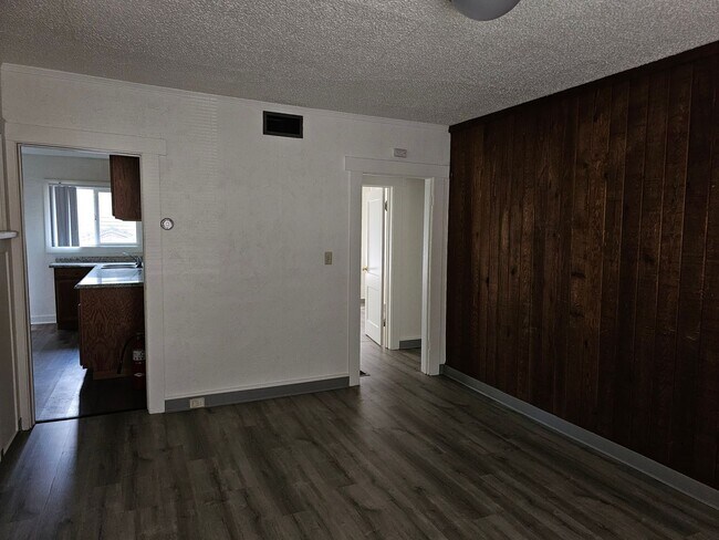 Foto del edificio - 725 NE Maple St