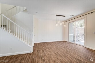 Building Photo - 25 Lone Cove Ct