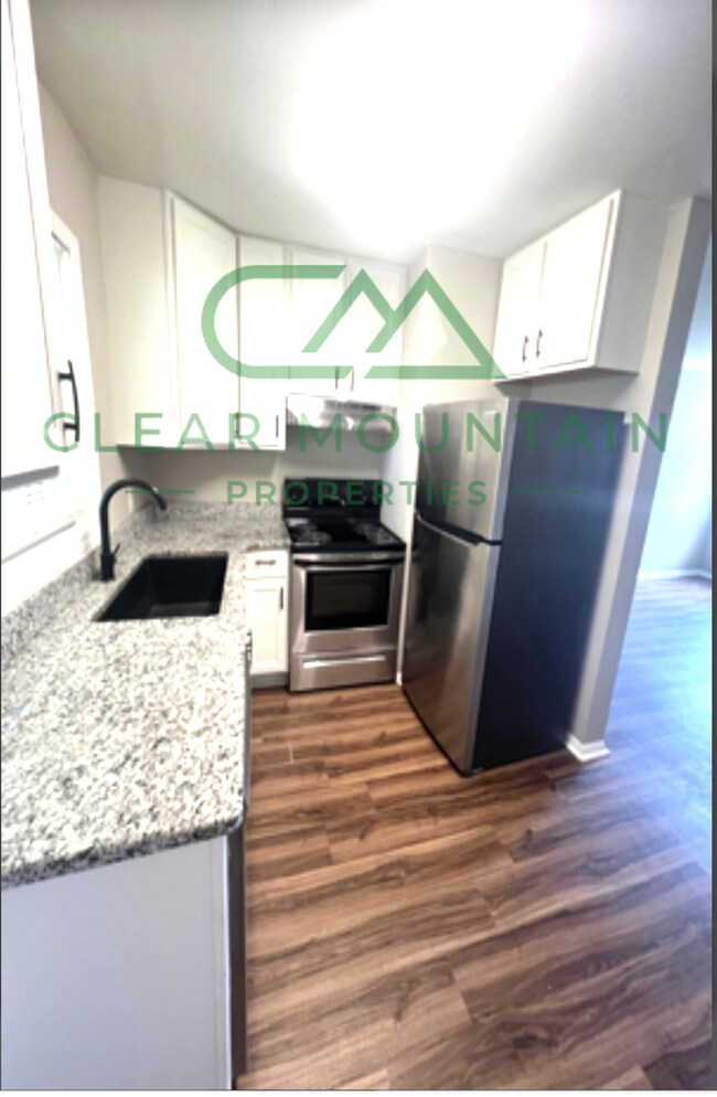 Foto del edificio - Newly Renovated 2 bedroom / 1 bathroom Tow...