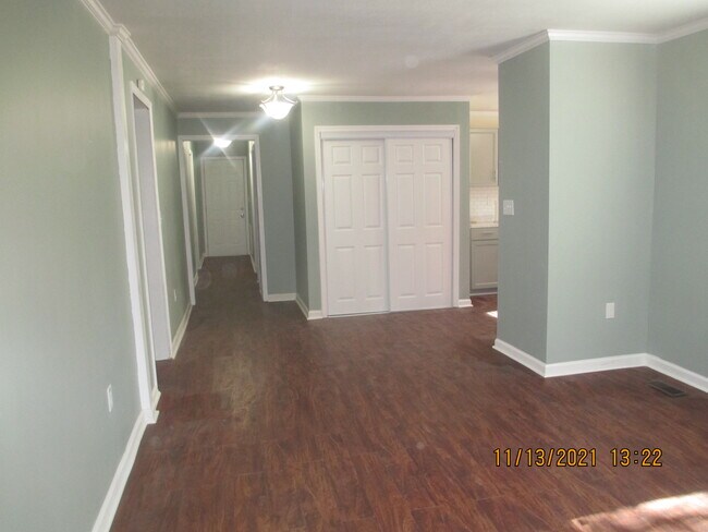 Building Photo - 806 Crawford Ave