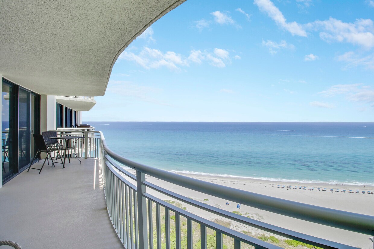 Primary Photo - 3000 N Ocean Dr