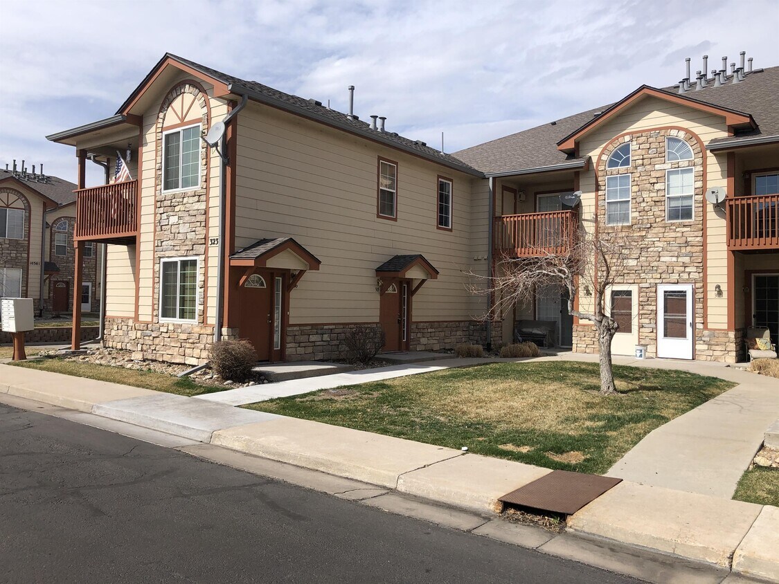 3231 E 103rd Pl Unit 305, Thornton, CO 80229 Room for Rent in