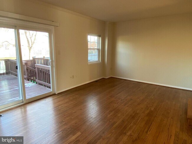 Building Photo - 7432 Pohick Rd