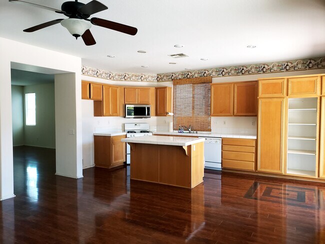 Building Photo - 3454 Amberly Ln