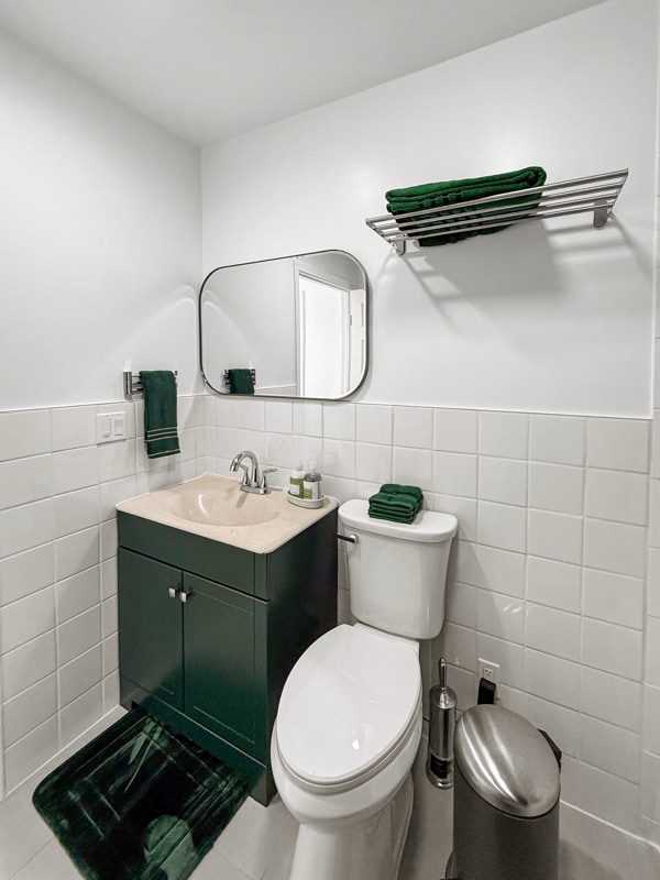 Building Photo - 1521 W 37th Pl