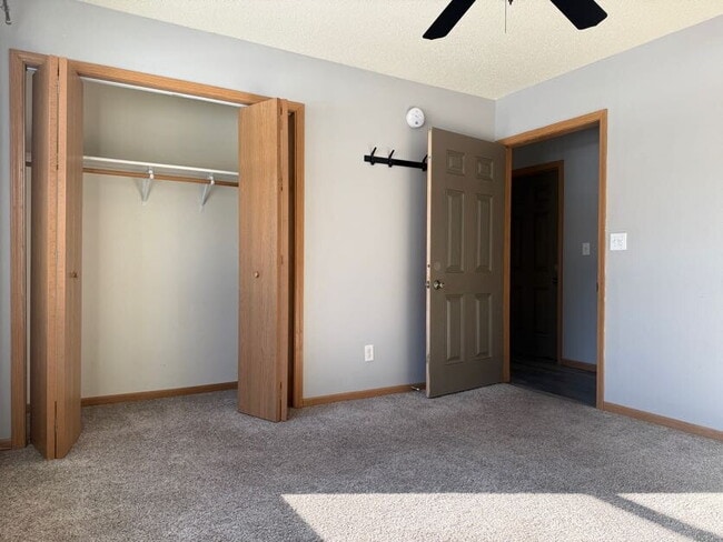 Building Photo - 819 5th St S