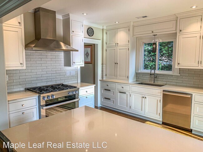 Foto del edificio - 4 br, 3.5 bath House - 1950 15th Ave. East