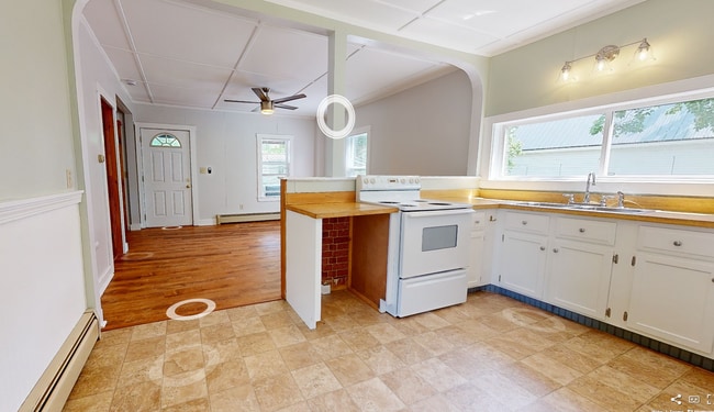 Kitchen - 50 Heath St