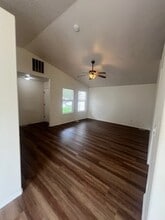 Building Photo - 2516 E Cinnamon Ln