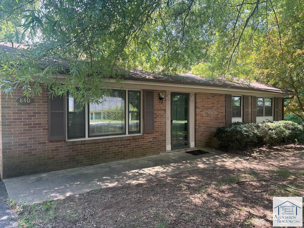 Primary Photo - 840 Bassett Heights Rd
