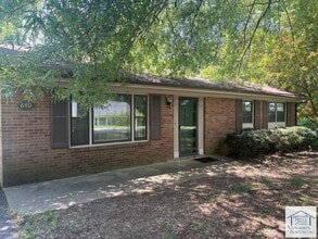 Building Photo - 840 Bassett Heights Rd