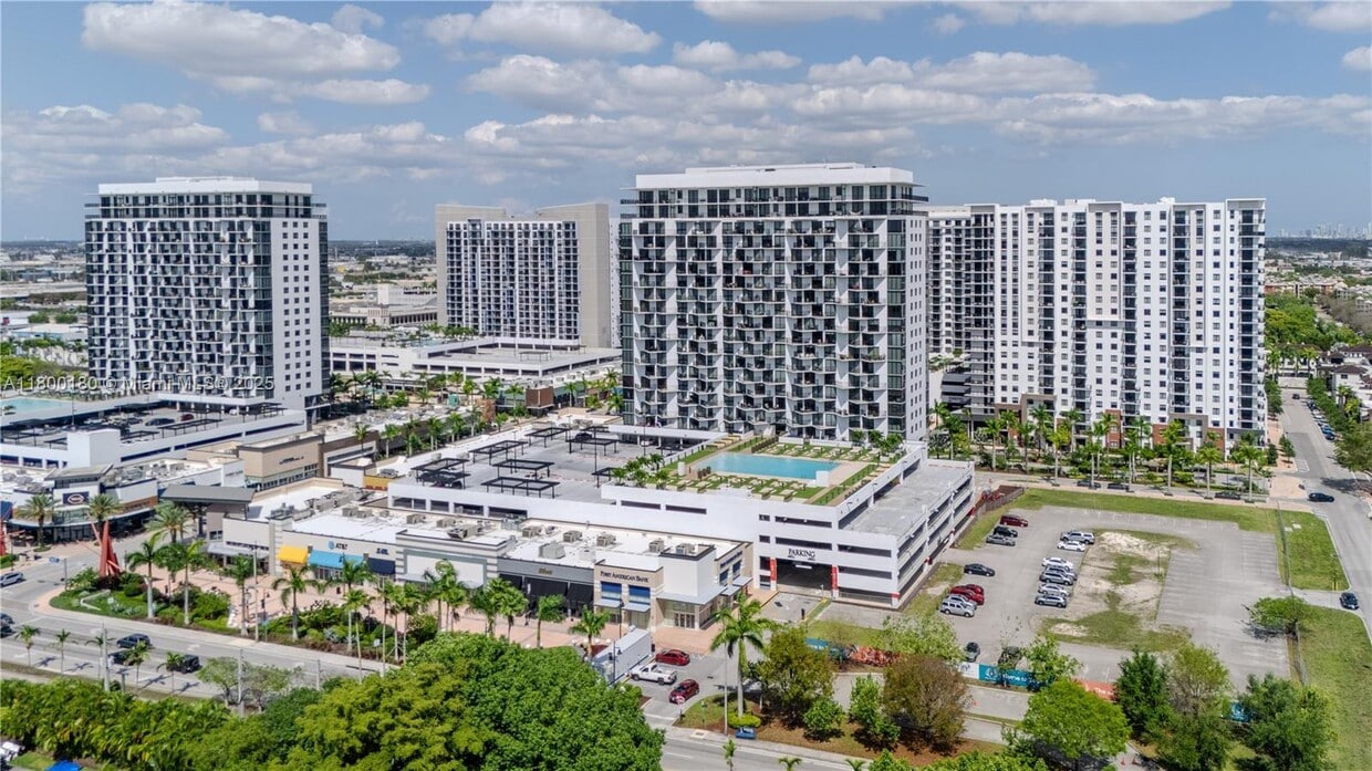 Foto principal - 5252 NW 85th Ave