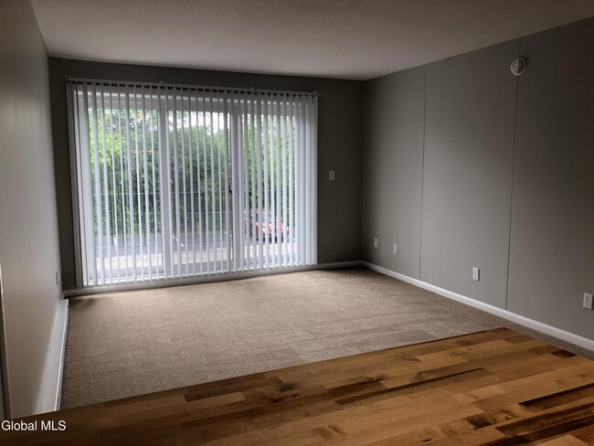 Building Photo - 21 Wells St