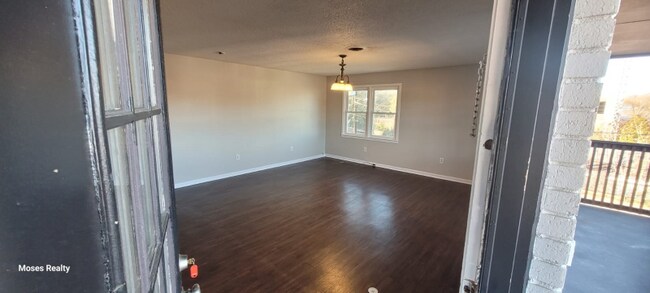 Foto del edificio - 1603 N Main St