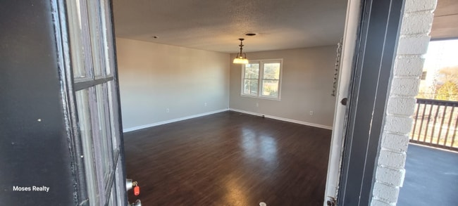 Building Photo - 1603 N Main St