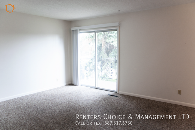 Building Photo - 2 Bedroom Main Floor, Assigned Parking, On...