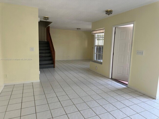 Building Photo - 11016 Longboat Dr