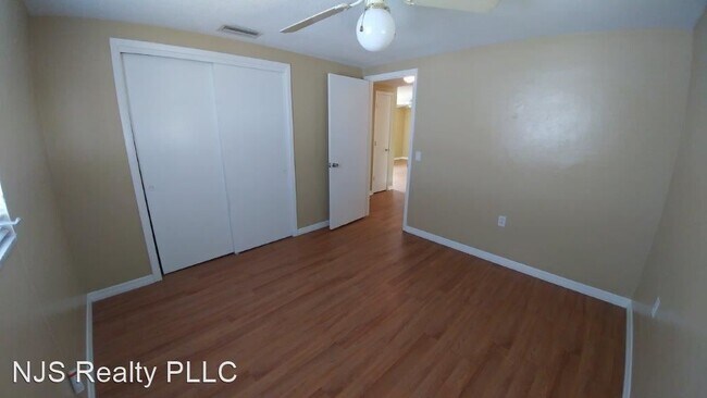 Building Photo - 2 br, 1.5 bath House - 4629 Croton Dr.