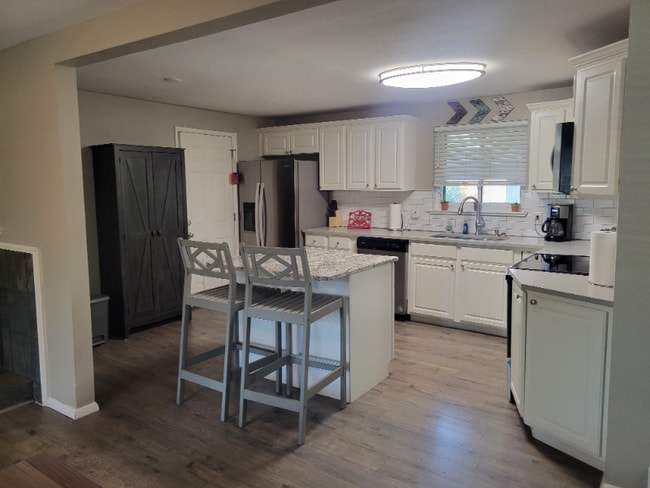 Photo - 1320 Quari St House