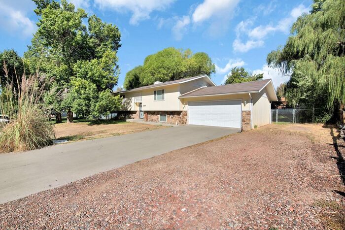 Foto principal - Spacious 5-Bedroom Home in Paradise Hills ...