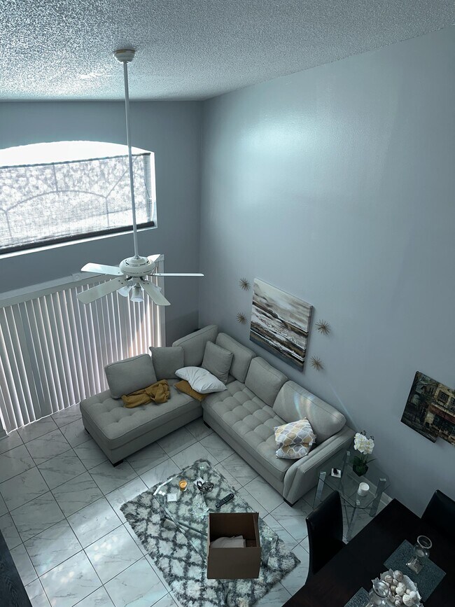 Foto del edificio - 3299 Sandy Shore Ln