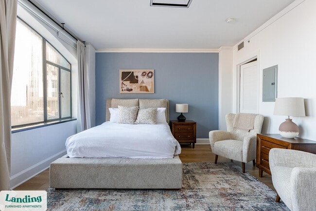 Building Photo - 933 McGee St