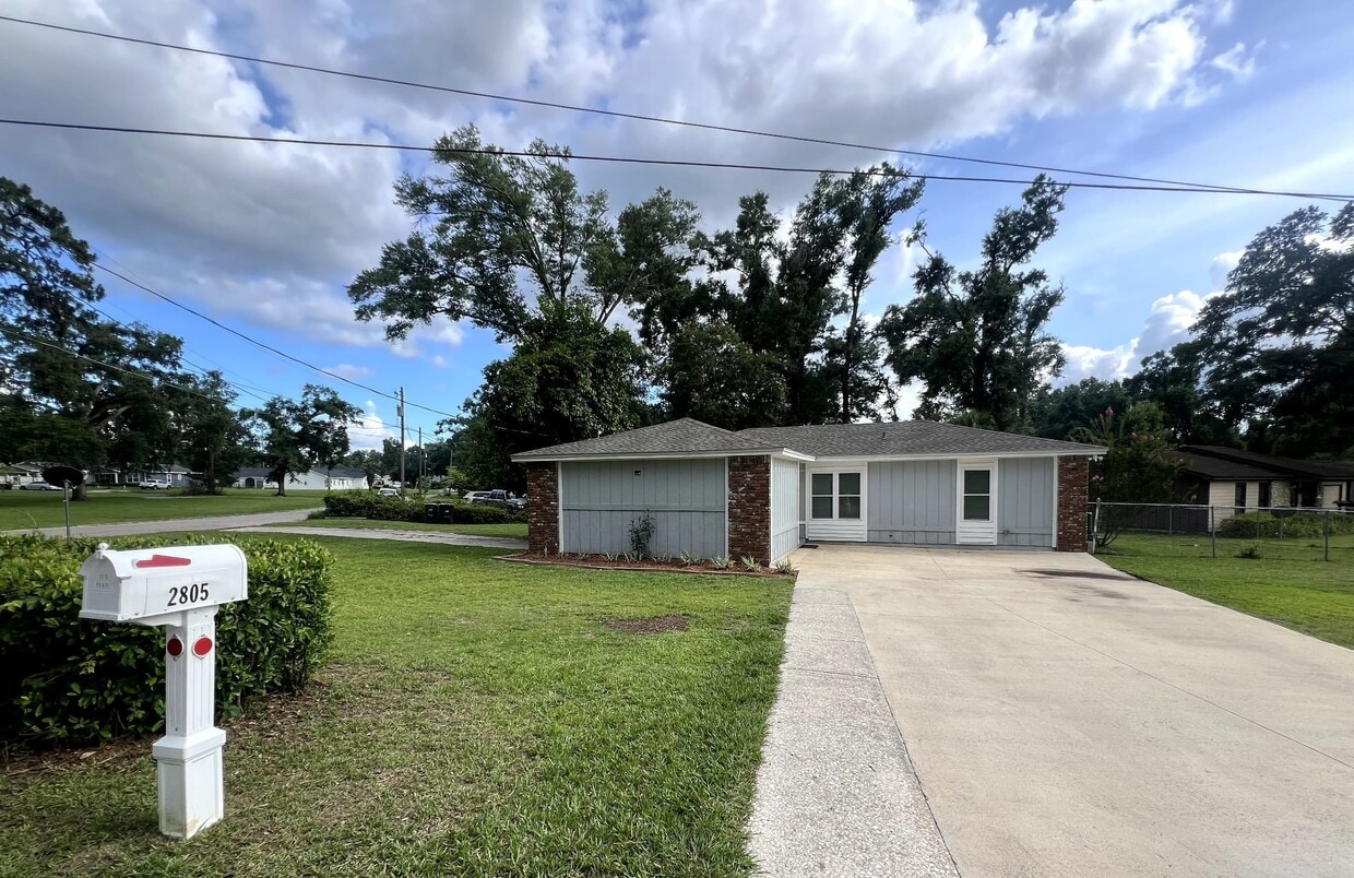 Primary Photo - 2805 Villamore Ave