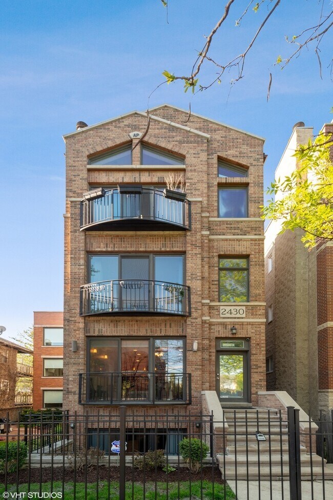 Building Photo - 2430 W Iowa St