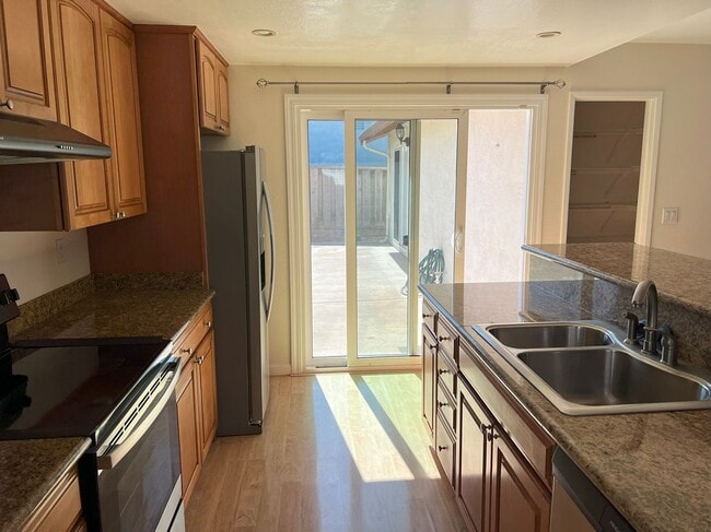 Foto del edificio - SPACIOUS BRIGHT CUL-DE-SAC 3BD/2BA HOUSE w...