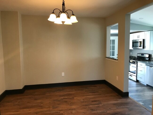 Semi-formal dining room - 220 Prospect Ave