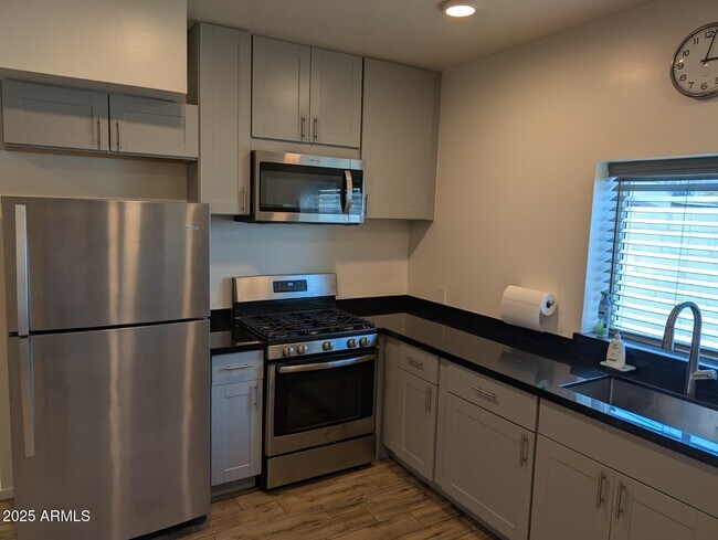 Foto del edificio - 4350 E Palm Ln