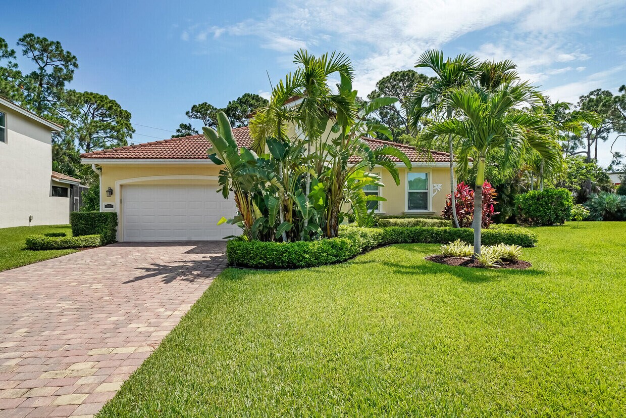 521 NE Abaca Way, Jensen Beach, FL 34957 House Rental in Jensen Beach