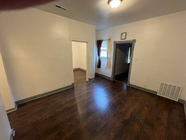 Building Photo - 15534 Turlington Ave
