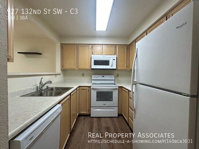 Building Photo - 927 132nd St SW