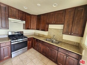 Building Photo - 5264 Cahuenga Blvd