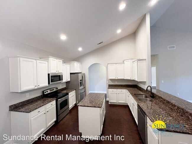 Building Photo - 4 br, 2.5 bath House - 673 Red Fern Road
