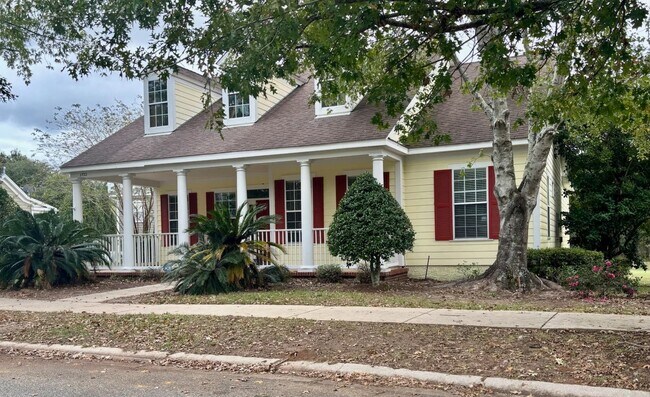 Foto del edificio - 3722 Longfellow Rd