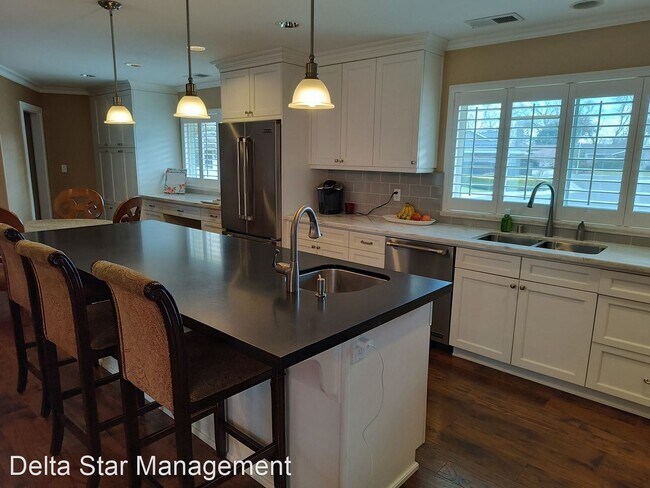 Building Photo - 5 br, 3 bath House - 112 TRYON COURT