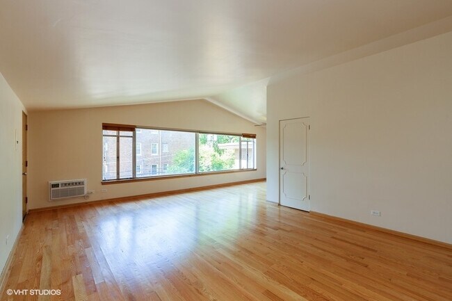 Building Photo - 67 Forest Ave