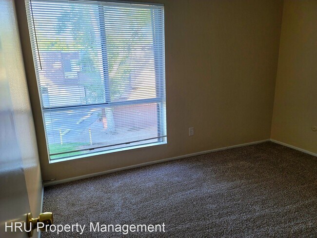 Building Photo - 2 br, 1 bath House - 5901 Almendra Ave. #D