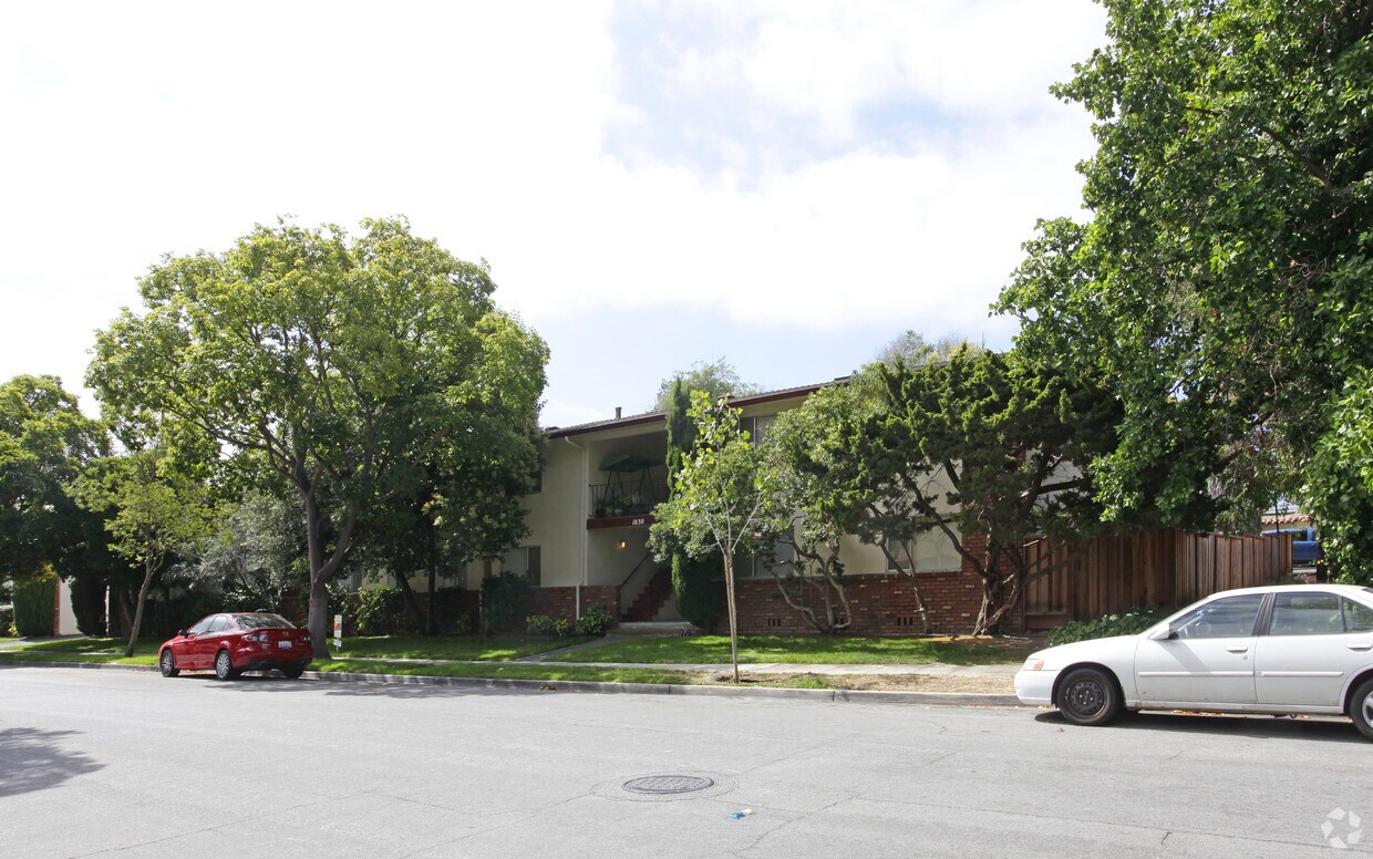 Building Photo - 1030 Olive Ave