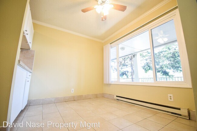 Building Photo - 3560 SW Vista Dr