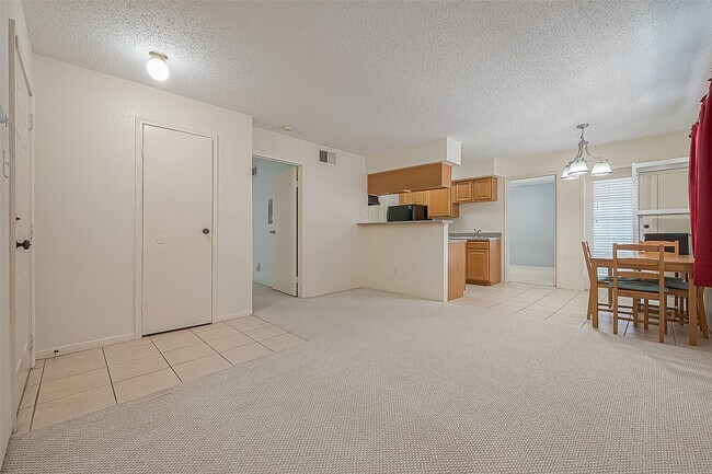 Building Photo - 2750 Holly Hall St