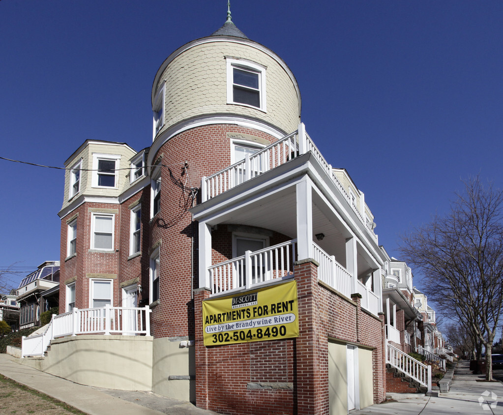 Building Photo - West Street Apartments