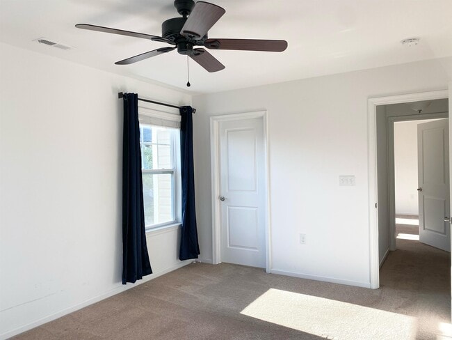 Building Photo - 1685 Halesworth Ln