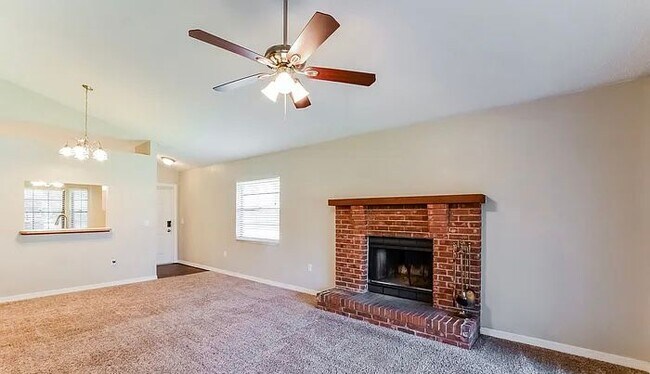 Building Photo - 10605 Suntree Ct