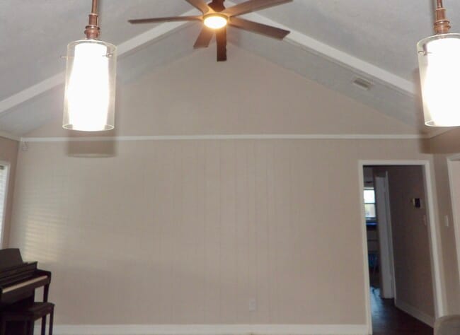 Building Photo - 13711 Oleoke Ln