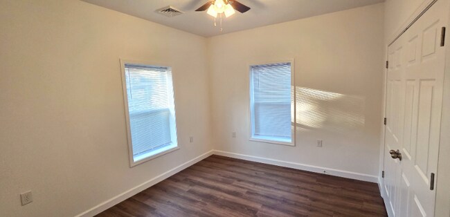 Foto del edificio - 1235 Perry St