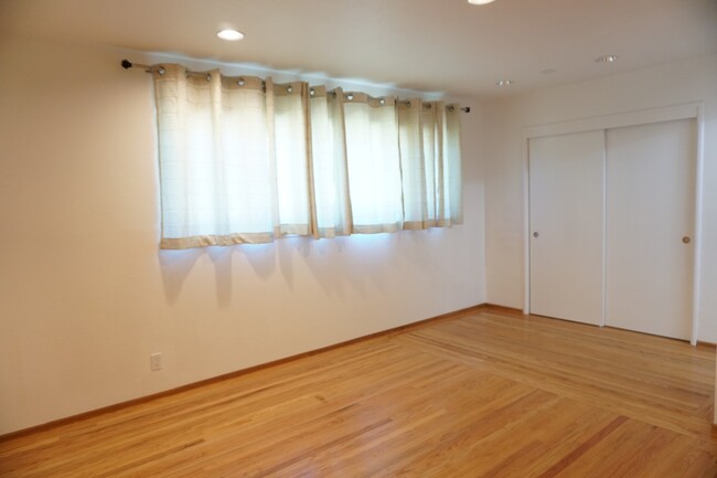 Foto del edificio - Beautiful Renovated Home, Remodeled Kitche...